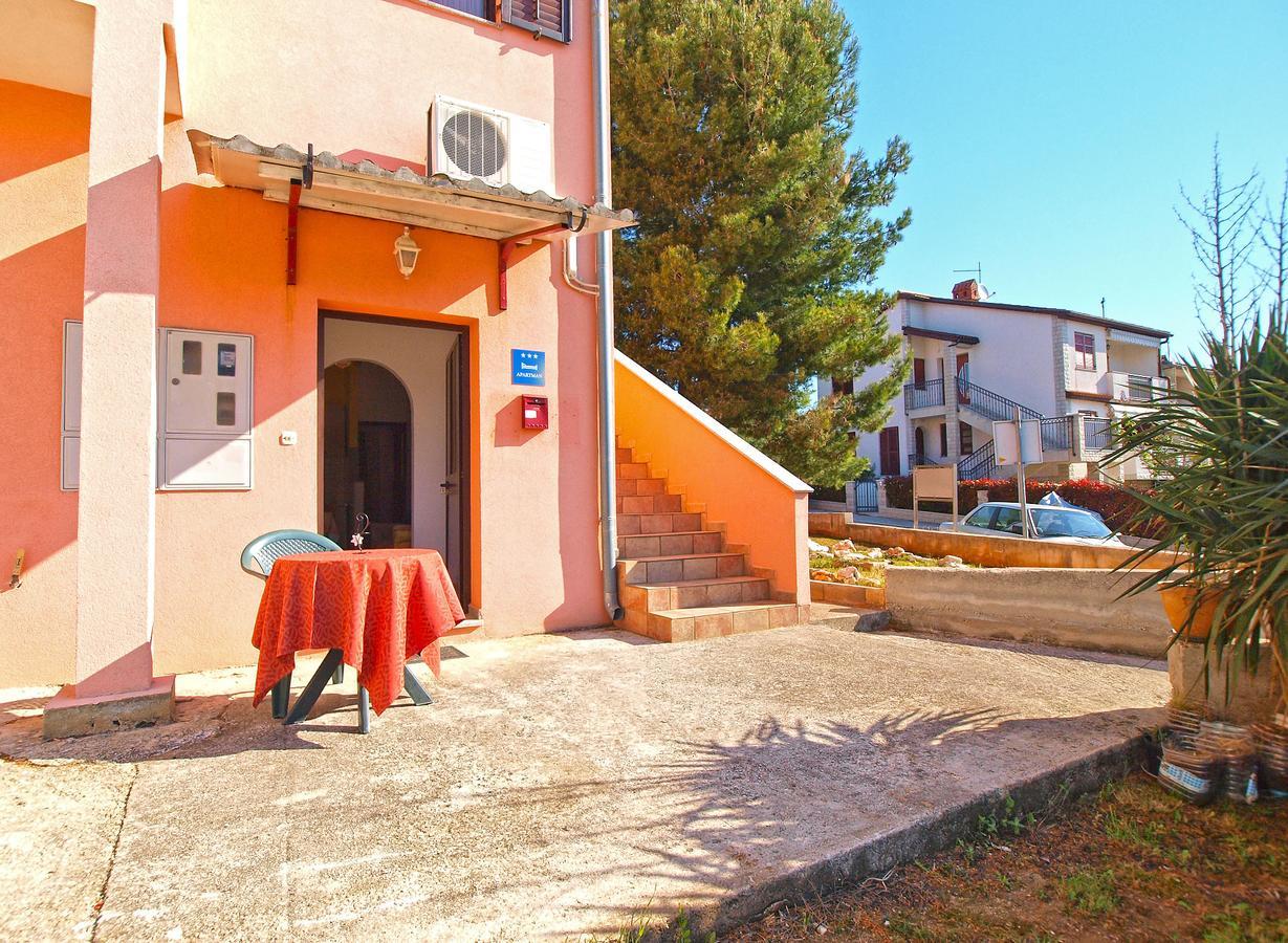 Apartments Sandra 1335 Pula Zewnętrze zdjęcie